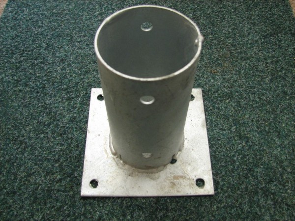 Aufschraub-Bodenhülse 81x150 mm